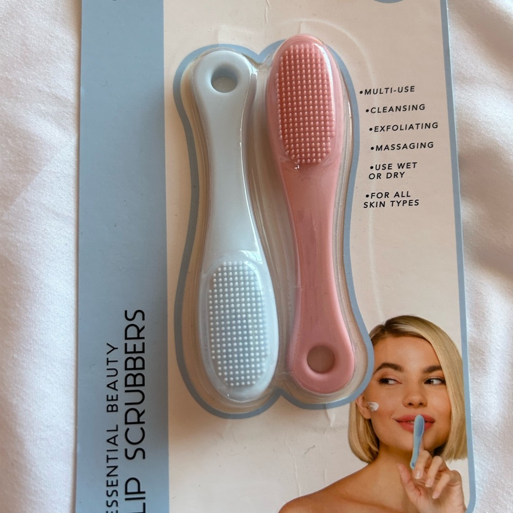 Essential Beauty Lip Scrubbers - Pink and blue